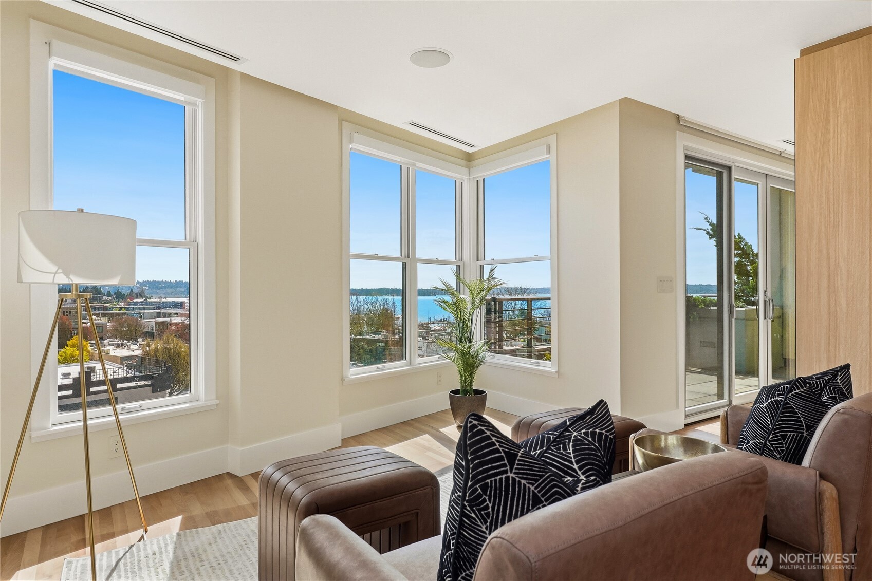 129 3rd Avenue #604, Kirkland, WA 98033