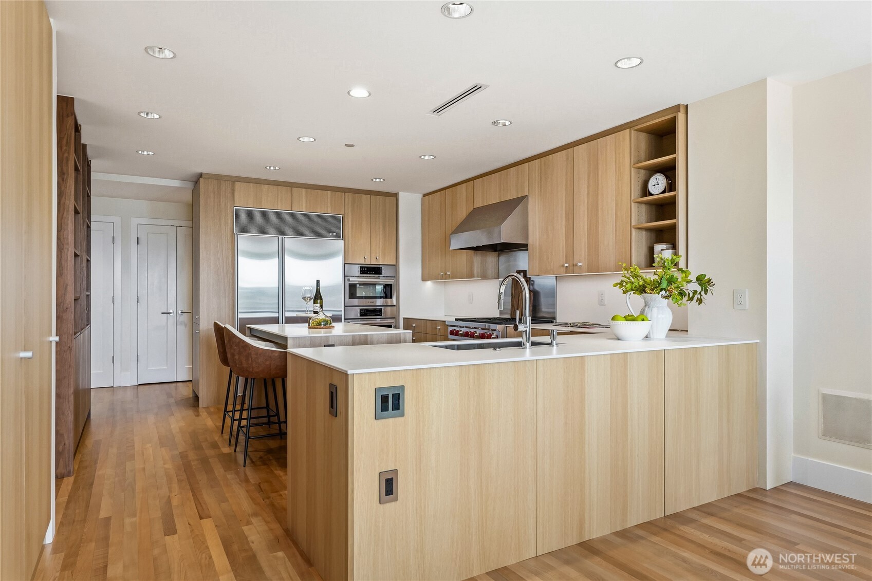 129 3rd Avenue #604, Kirkland, WA 98033