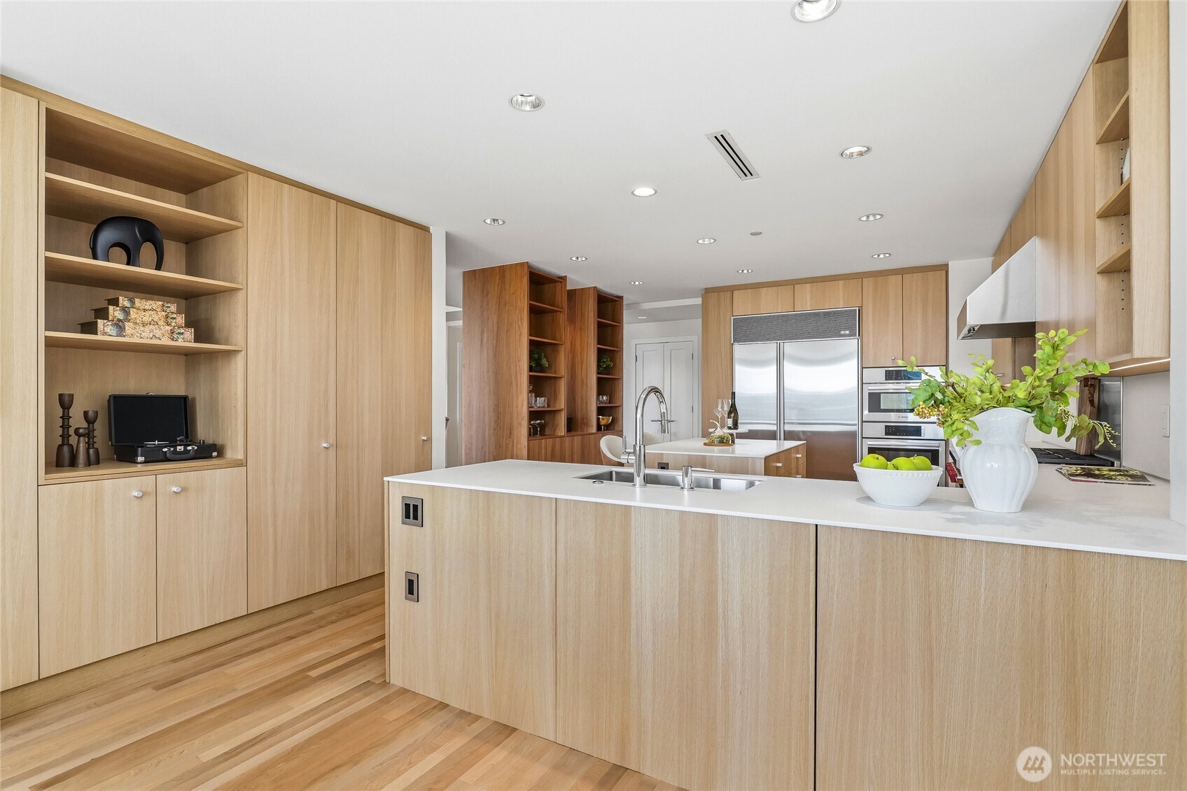 129 3rd Avenue #604, Kirkland, WA 98033