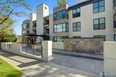 129 3rd Avenue #604, Kirkland, WA 98033 - Photo 2