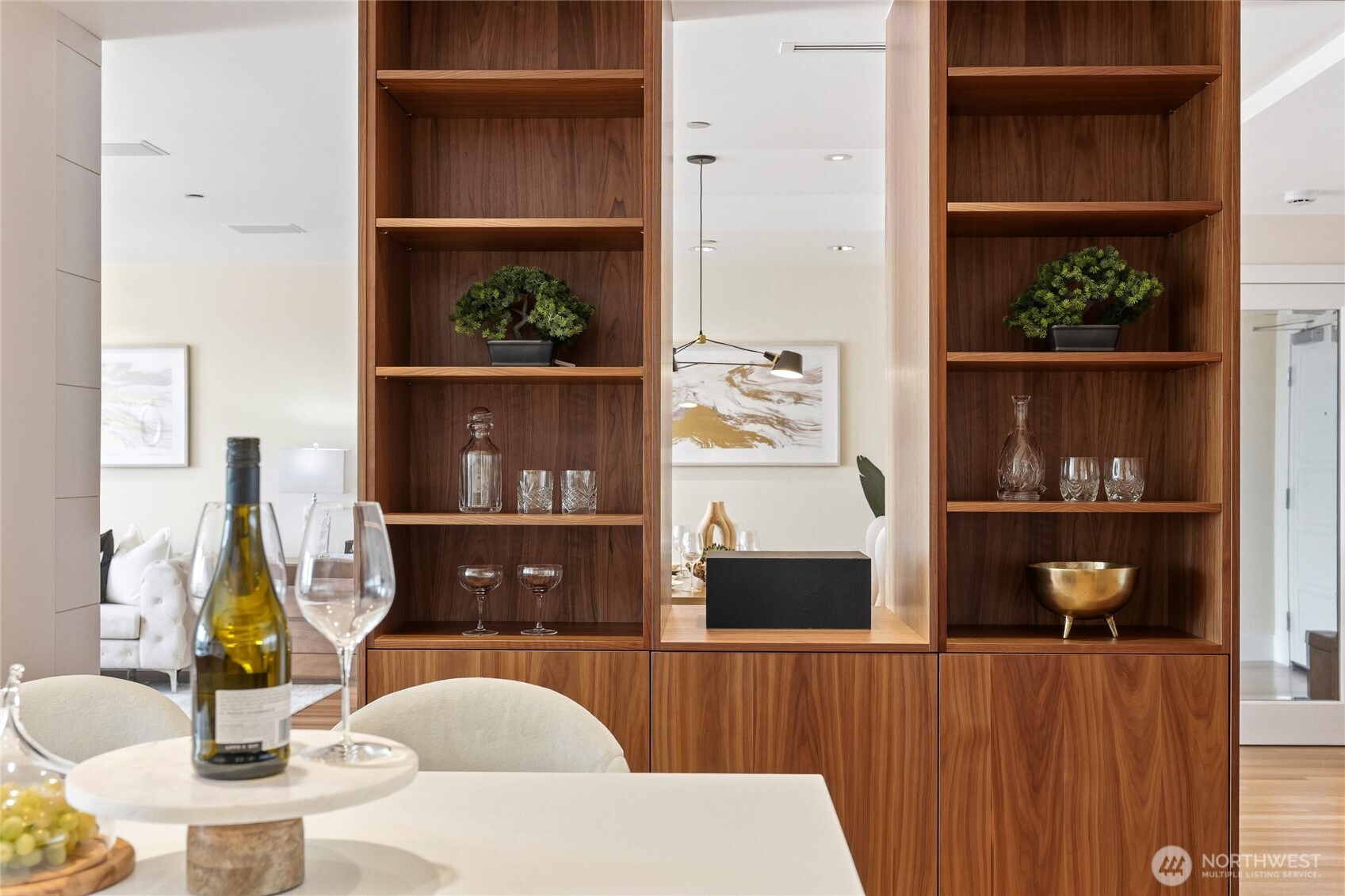 129 3rd Avenue #604, Kirkland, WA 98033