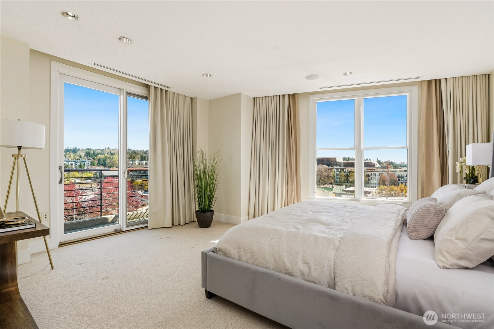 129 3rd Avenue #604, Kirkland, WA 98033