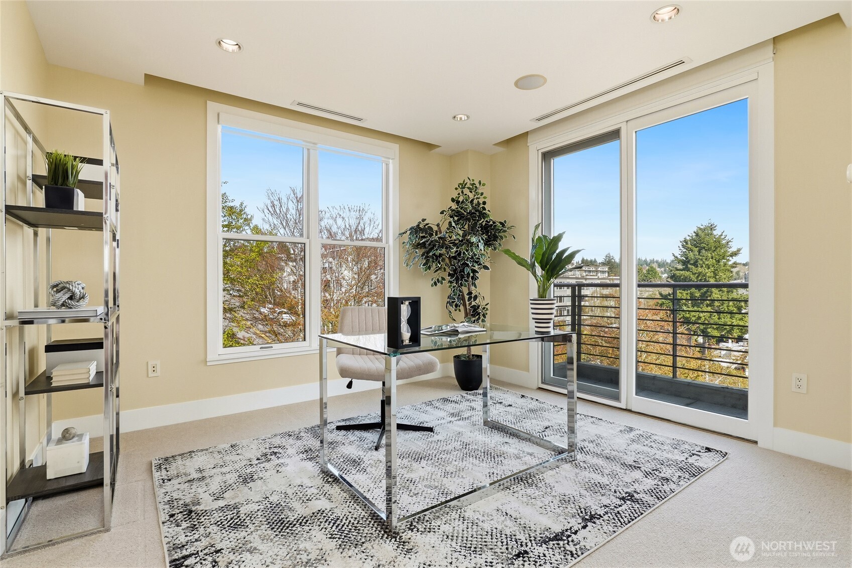 129 3rd Avenue #604, Kirkland, WA 98033