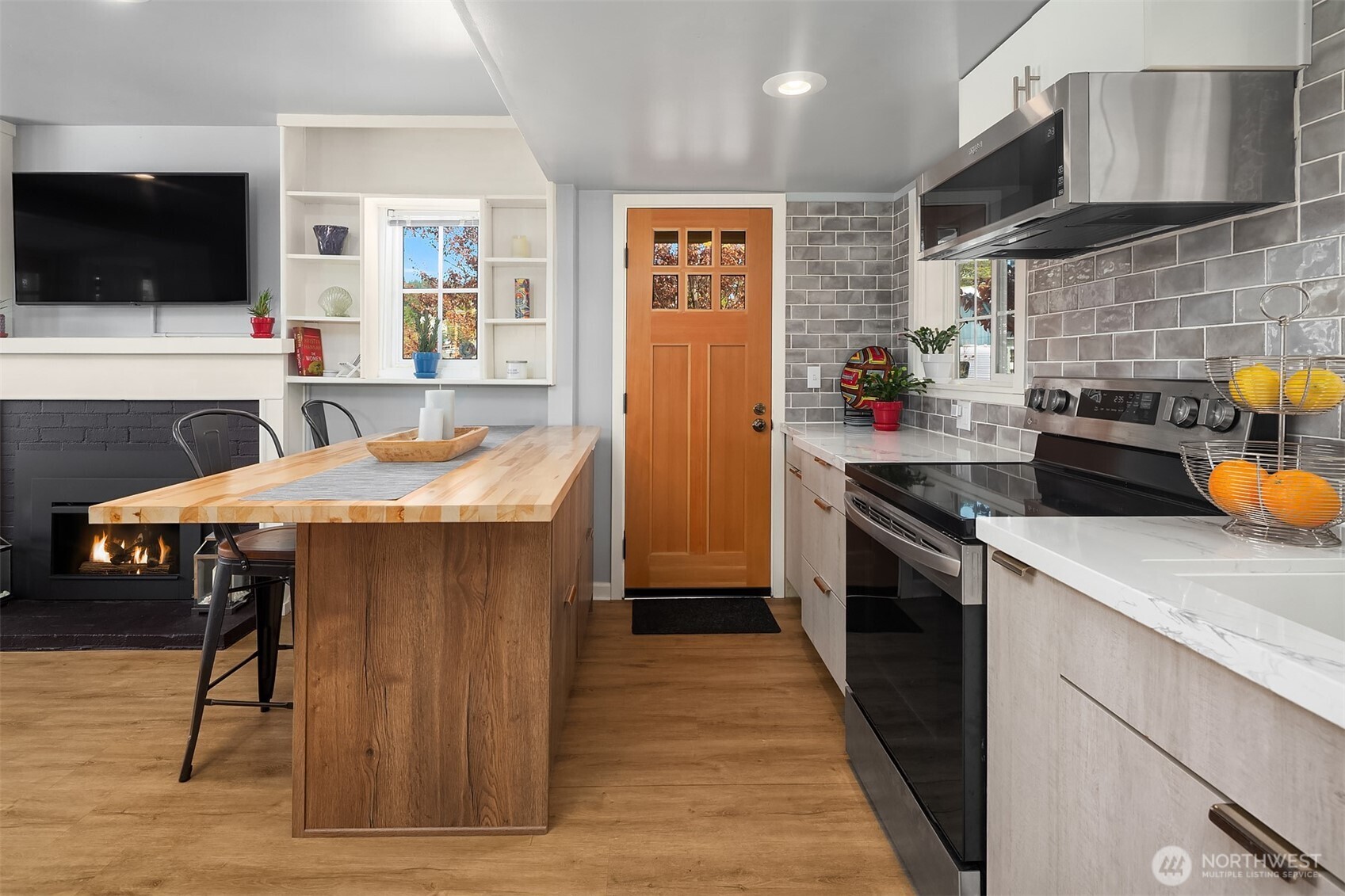 232 N Sunset Drive , Camano Island, WA 98282