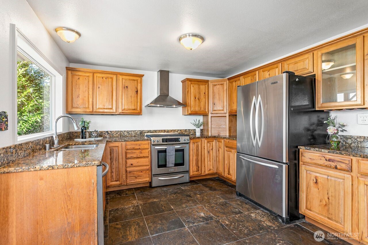 3671 Harnden Drive , Bellingham, WA 98226