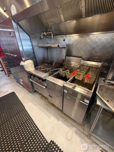 482026 BUSOP Undisclosed , Seattle, WA 98104 - Photo 4