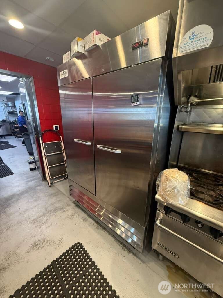 482026 BUSOP Undisclosed , Seattle, WA 98104