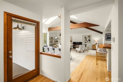 10622 184th Avenue NE, Redmond, WA 98052 - Photo 4