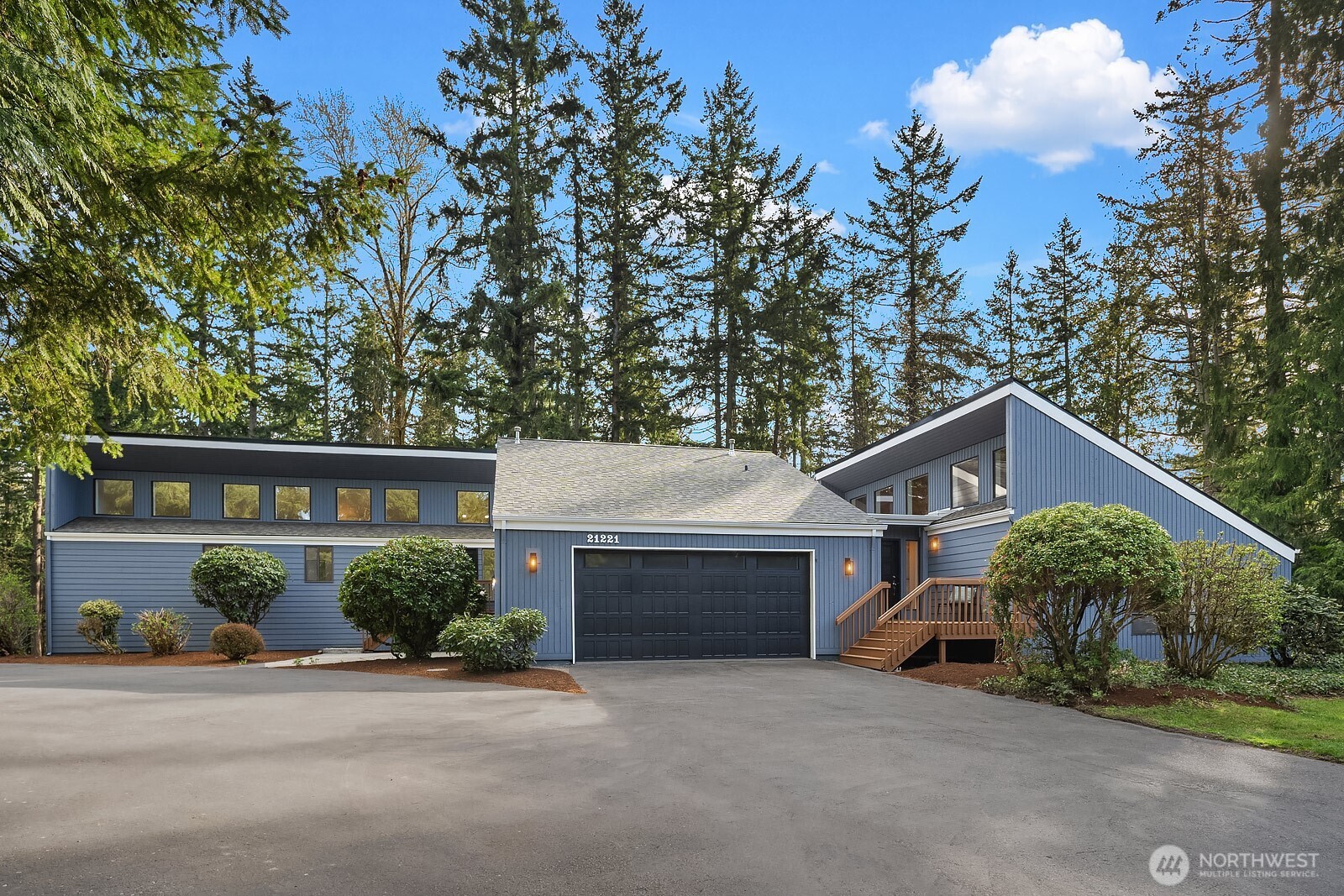 21221 SE 13th Place , Sammamish, WA 98075