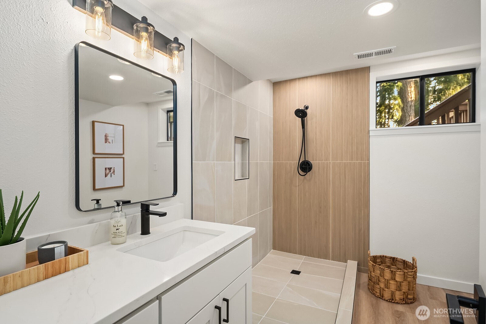 21221 SE 13th Place , Sammamish, WA 98075