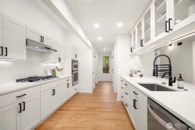 21221 SE 13th Place , Sammamish, WA 98075 - Photo 9