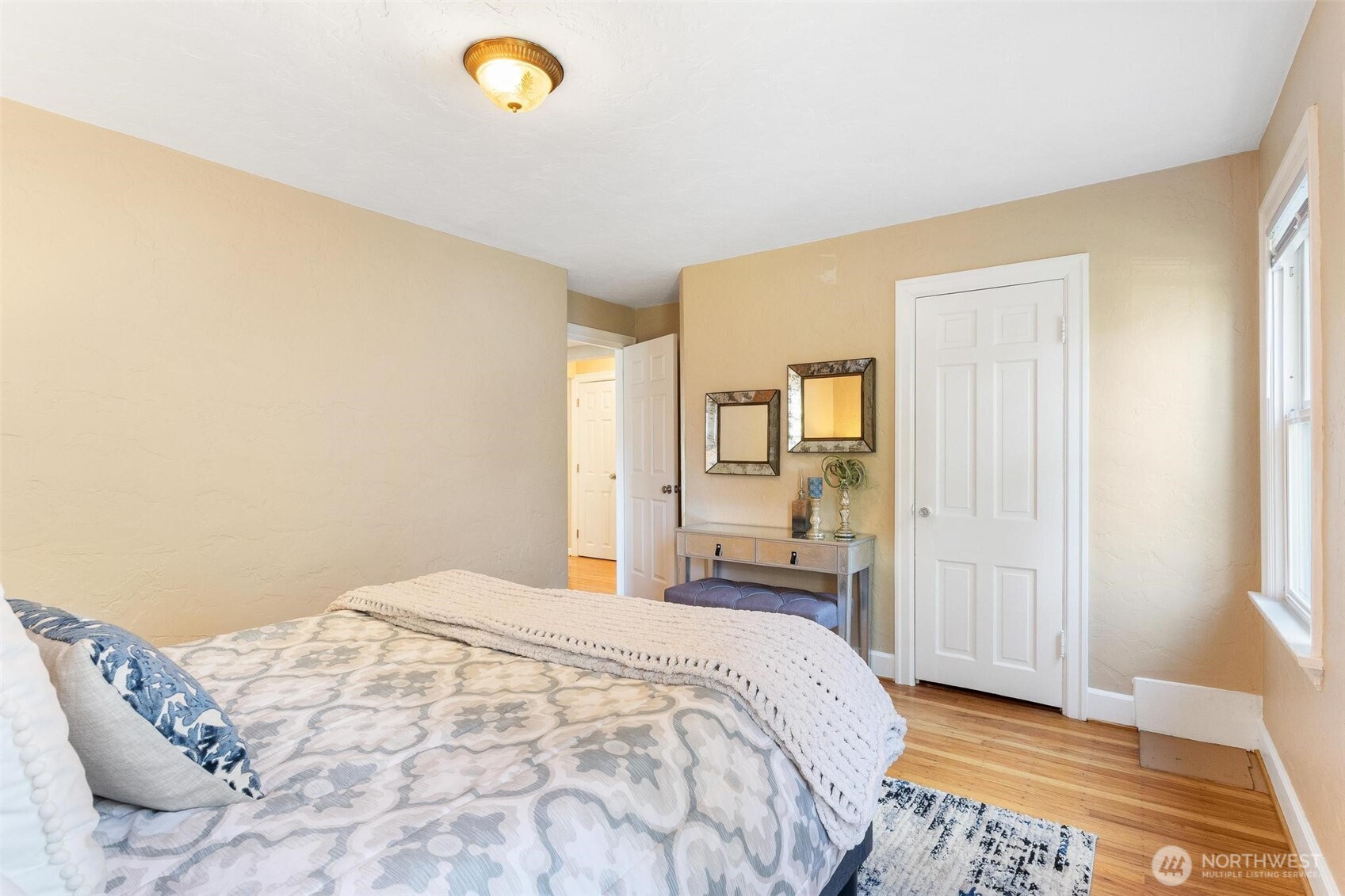 12700 37th Avenue NE, Seattle, WA 98125
