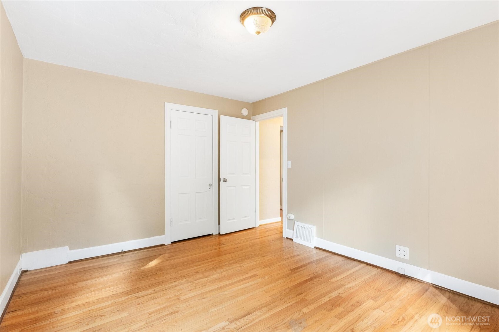 12700 37th Avenue NE, Seattle, WA 98125
