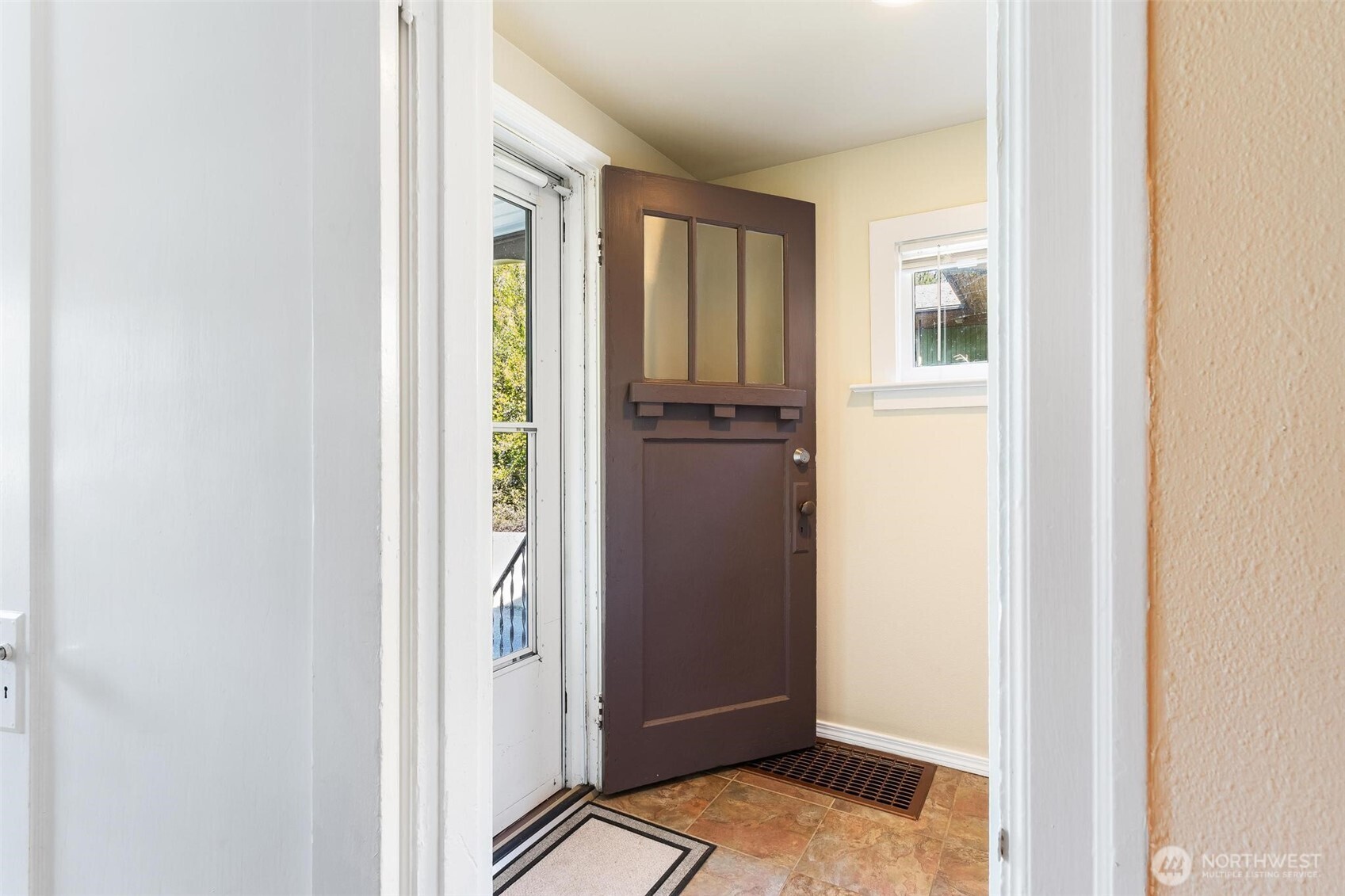 12700 37th Avenue NE, Seattle, WA 98125