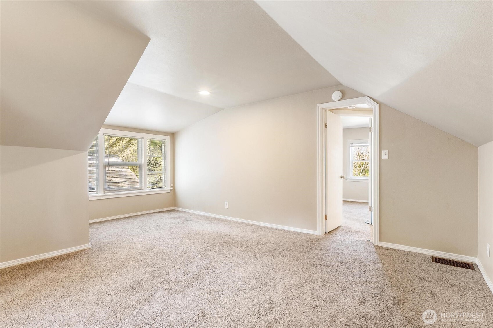 12700 37th Avenue NE, Seattle, WA 98125