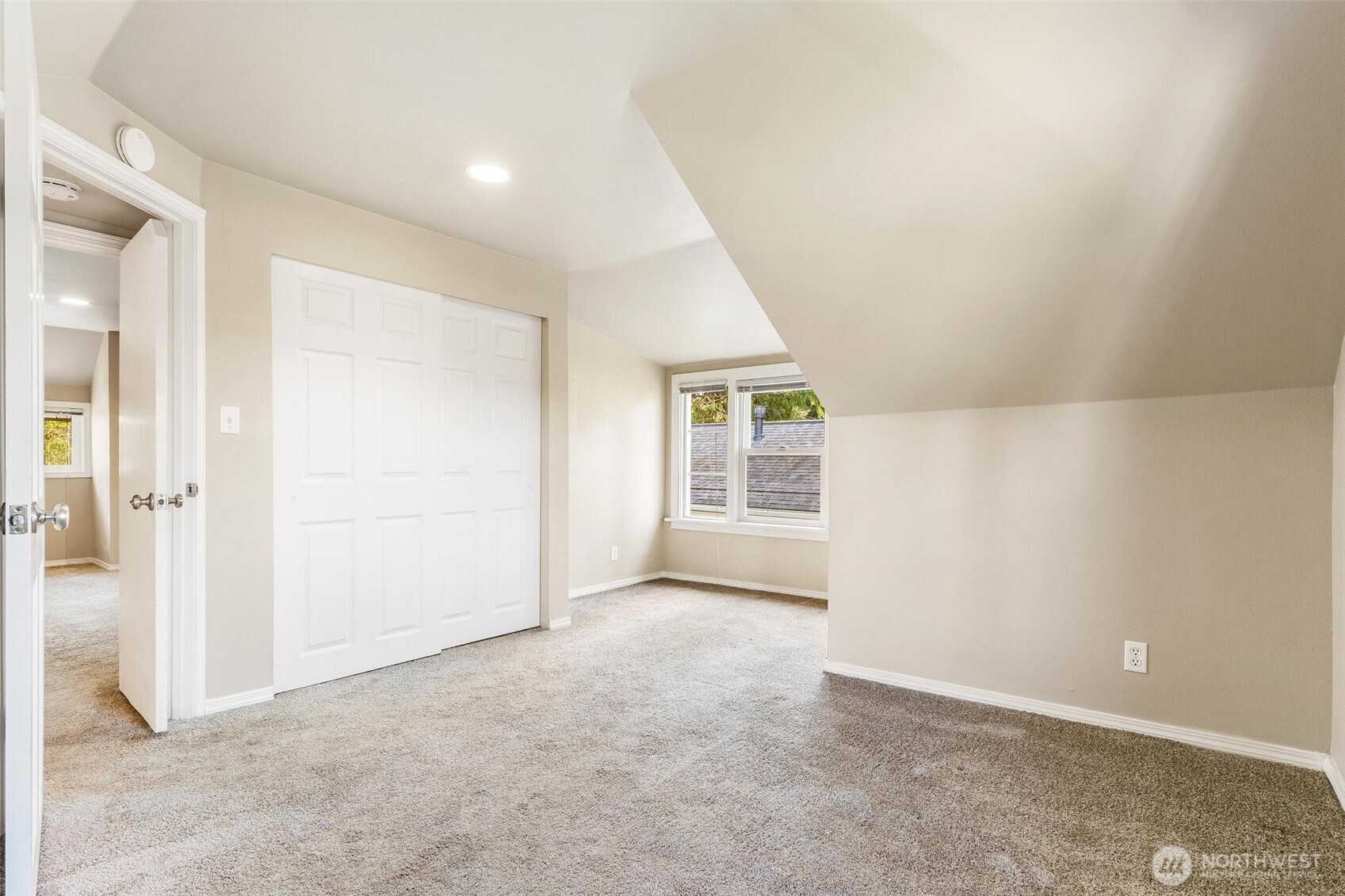 12700 37th Avenue NE, Seattle, WA 98125