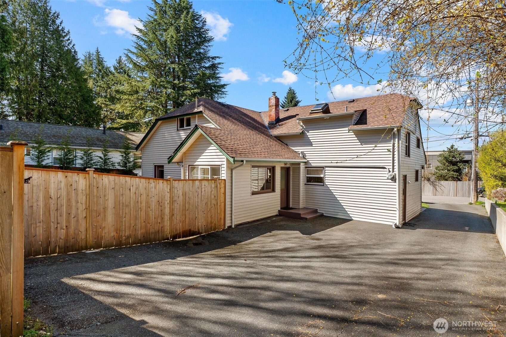 12700 37th Avenue NE, Seattle, WA 98125