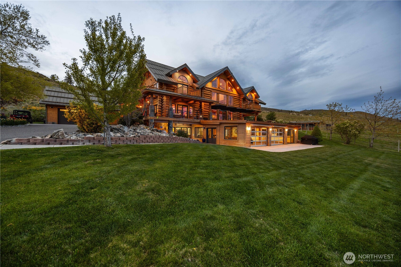 148 High Blossom Lane , Manson, WA 98831