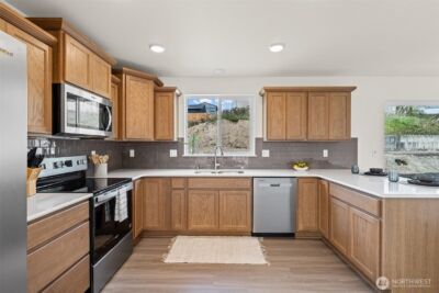 414 Comet Street , Milton, WA 98354 - Photo 11