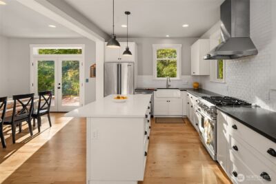 10060 NE Springwood Lane , Bainbridge Island, WA 98110 - Photo 12