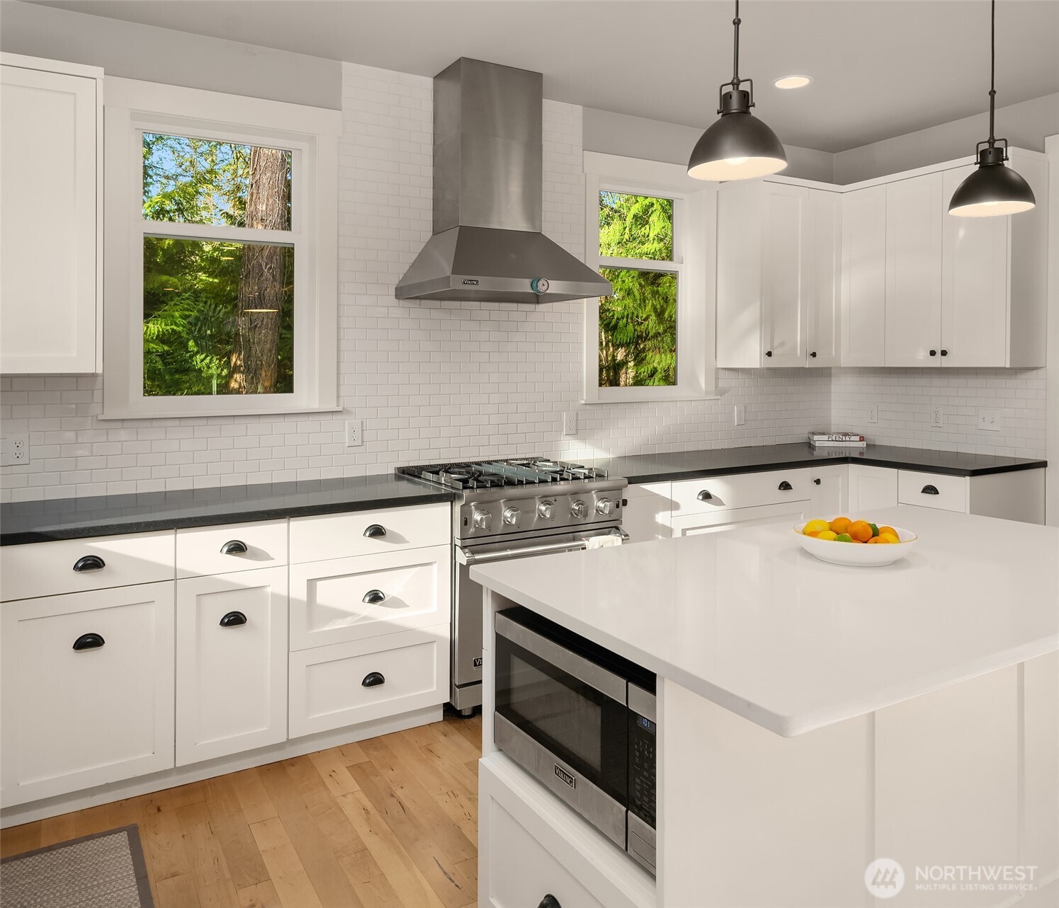 10060 NE Springwood Lane , Bainbridge Island, WA 98110