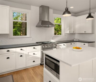 10060 NE Springwood Lane , Bainbridge Island, WA 98110 - Photo 13