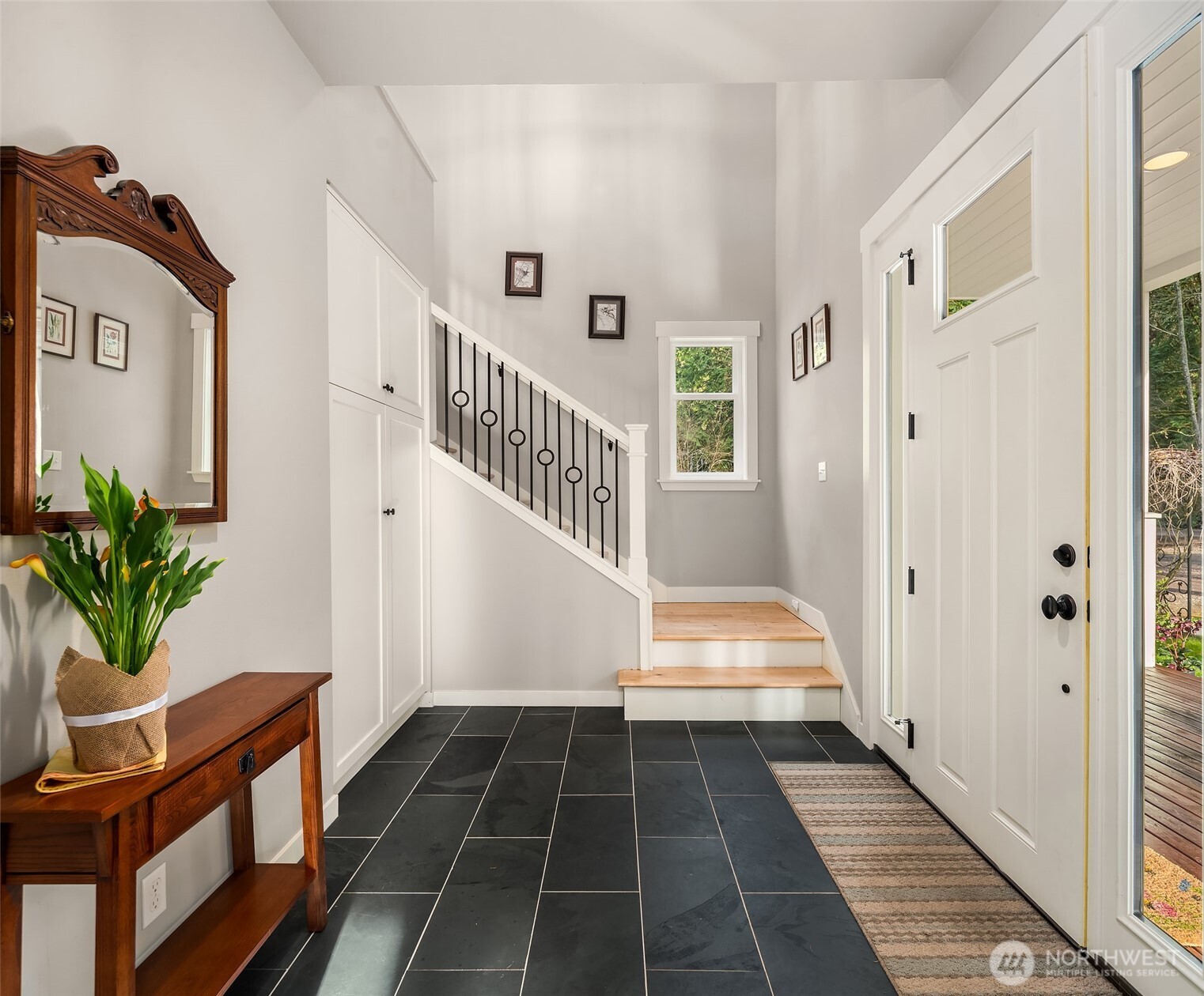 10060 NE Springwood Lane , Bainbridge Island, WA 98110