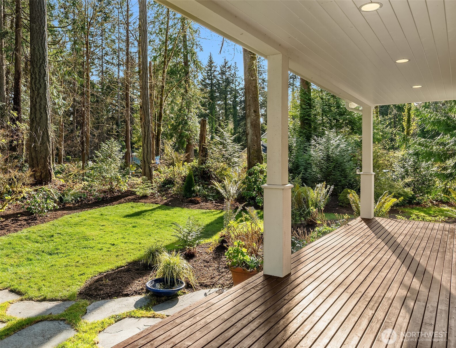 10060 NE Springwood Lane , Bainbridge Island, WA 98110