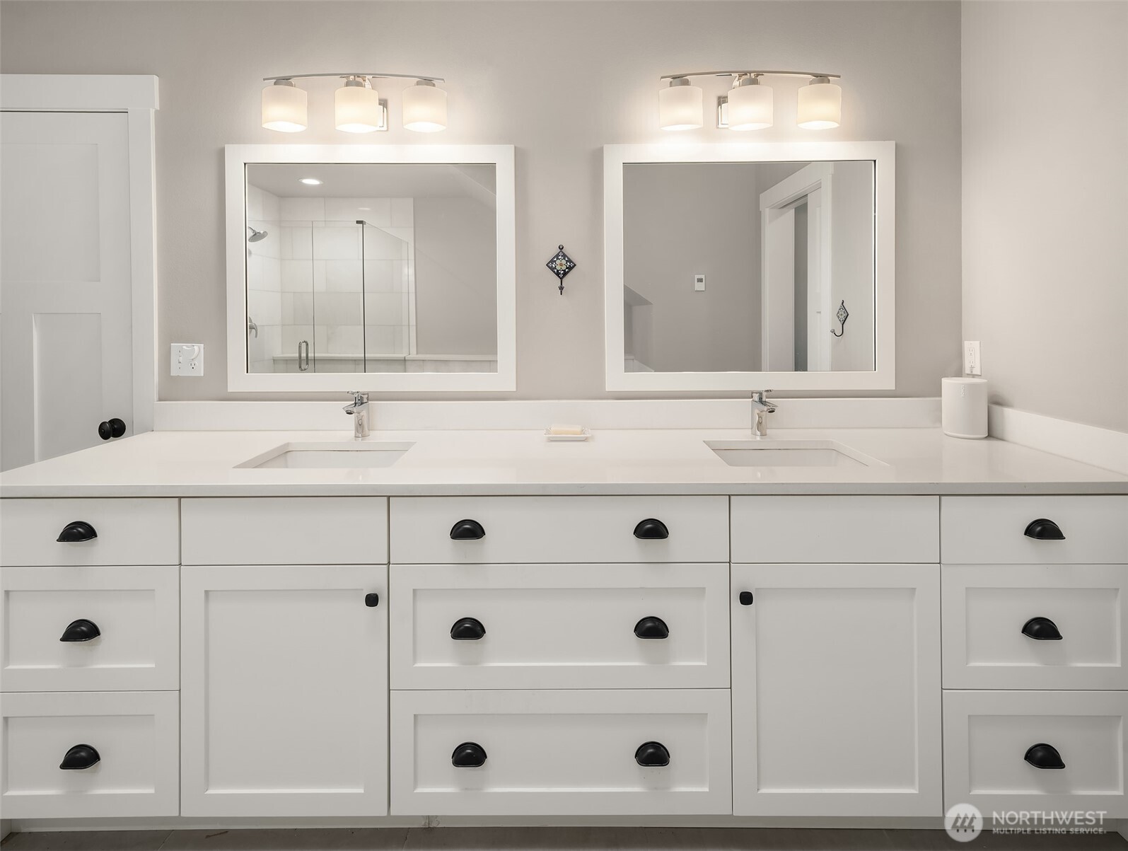 10060 NE Springwood Lane , Bainbridge Island, WA 98110