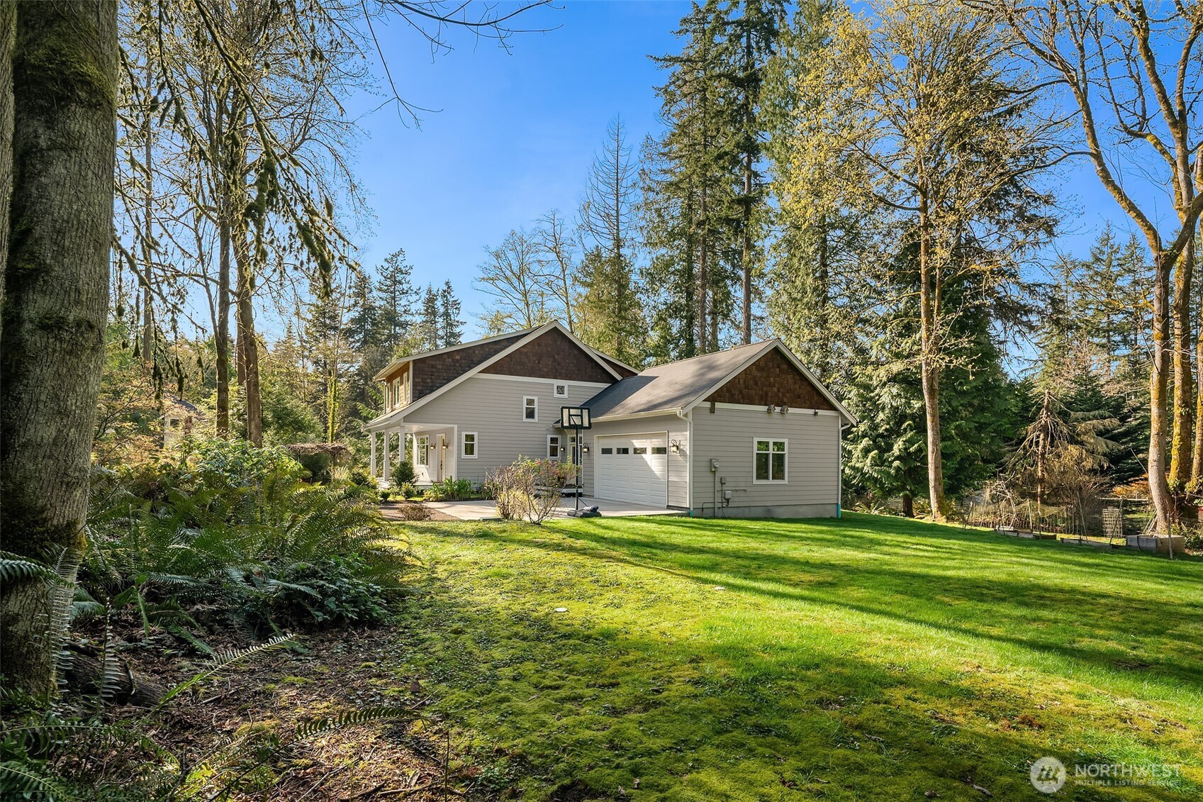 10060 NE Springwood Lane , Bainbridge Island, WA 98110