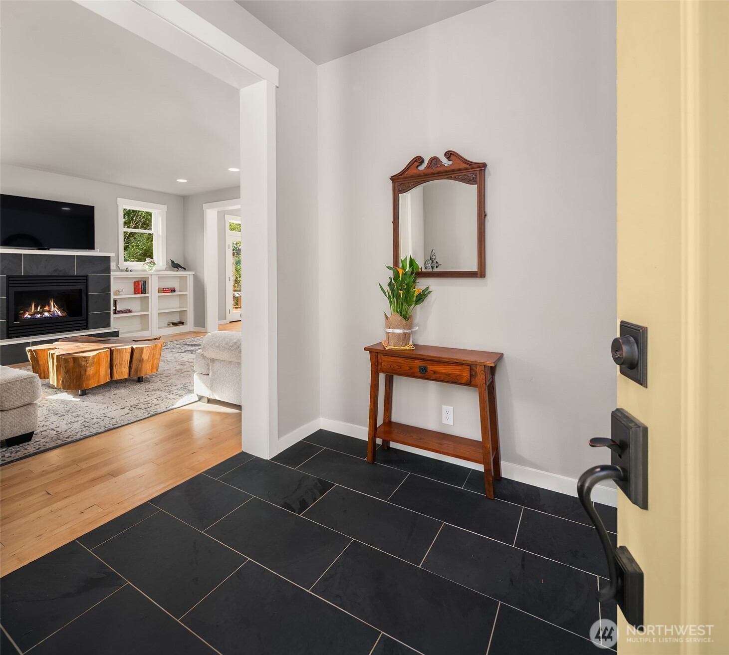 10060 NE Springwood Lane , Bainbridge Island, WA 98110