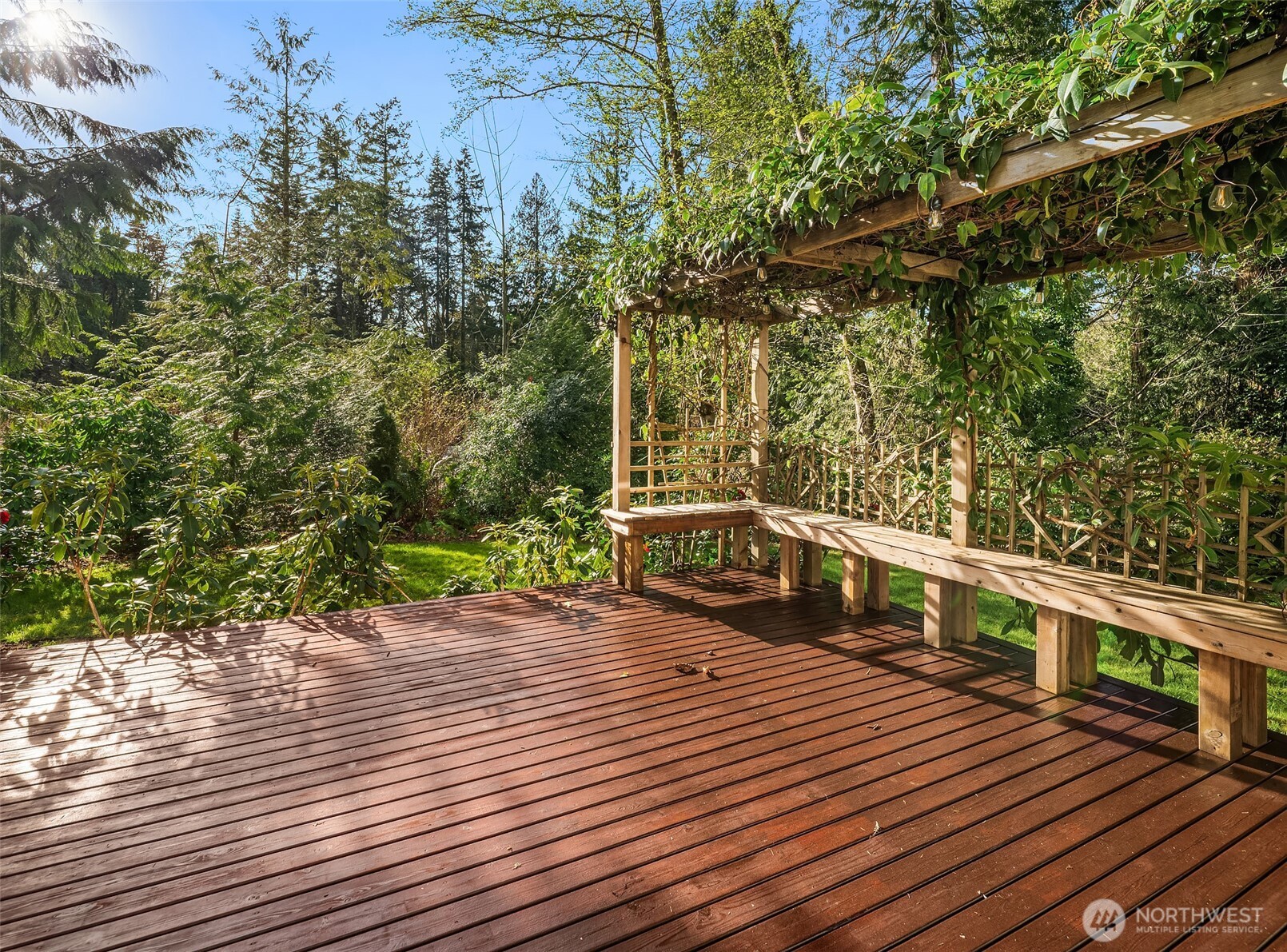 10060 NE Springwood Lane , Bainbridge Island, WA 98110