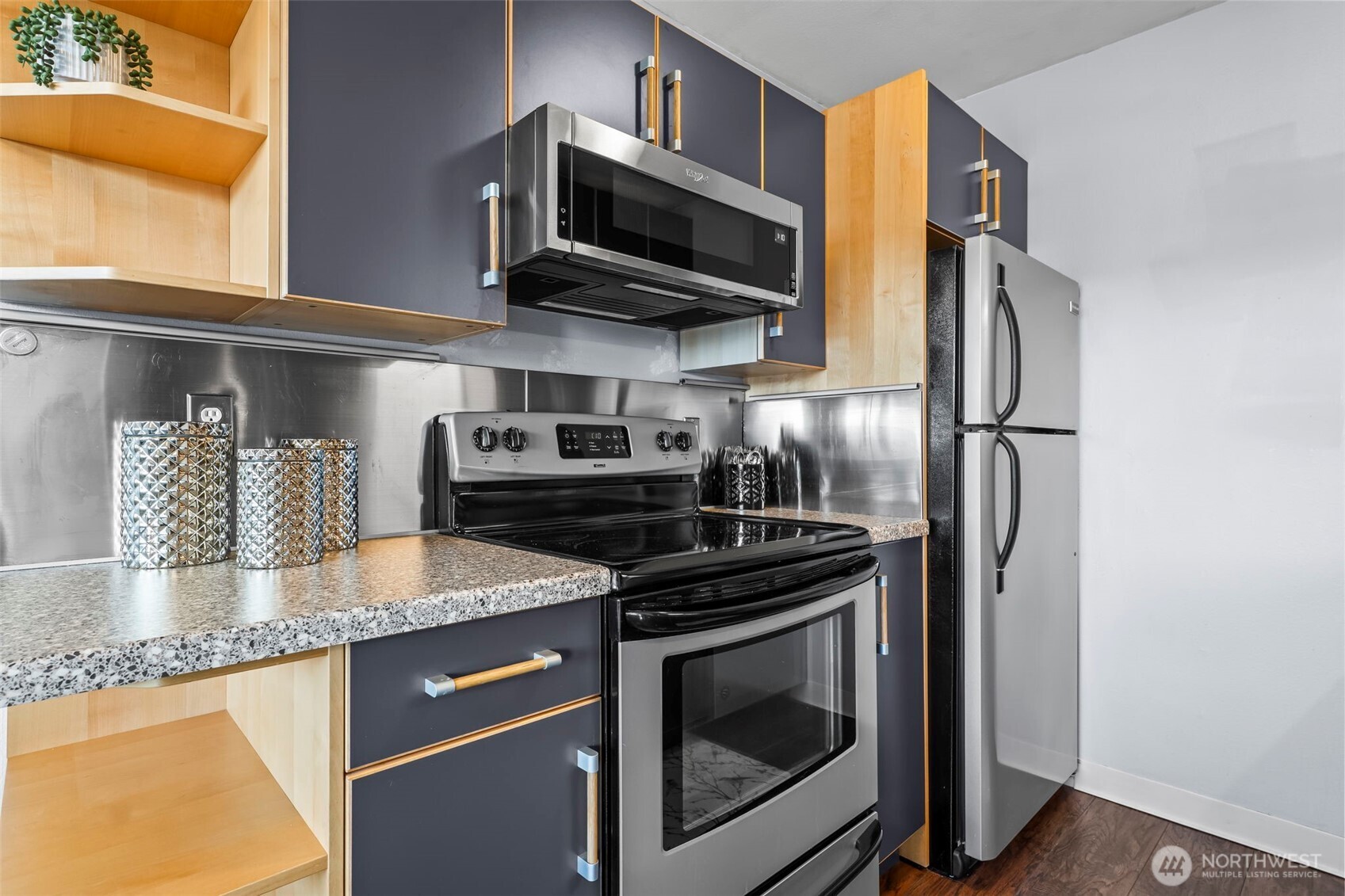 1010 Perry Avenue #305, Bremerton, WA 98310