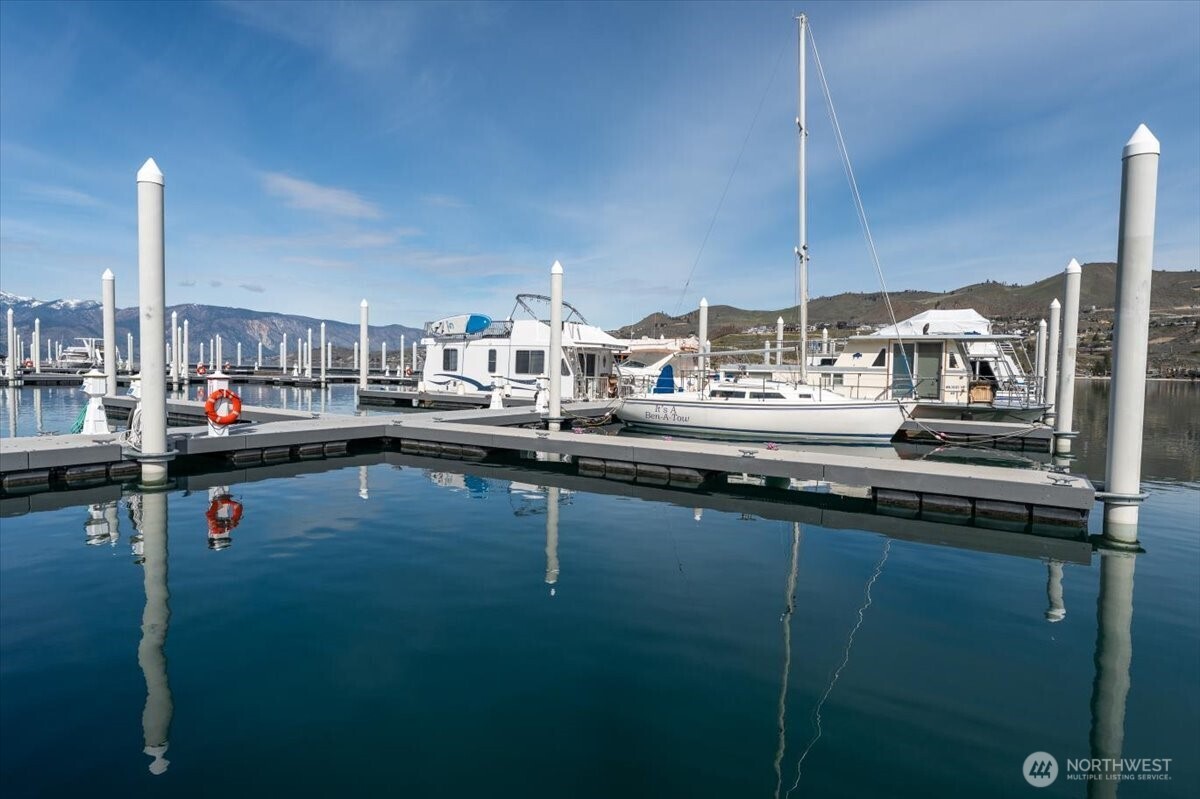 1350 W Woodin Avenue #F4, Chelan, WA 98816