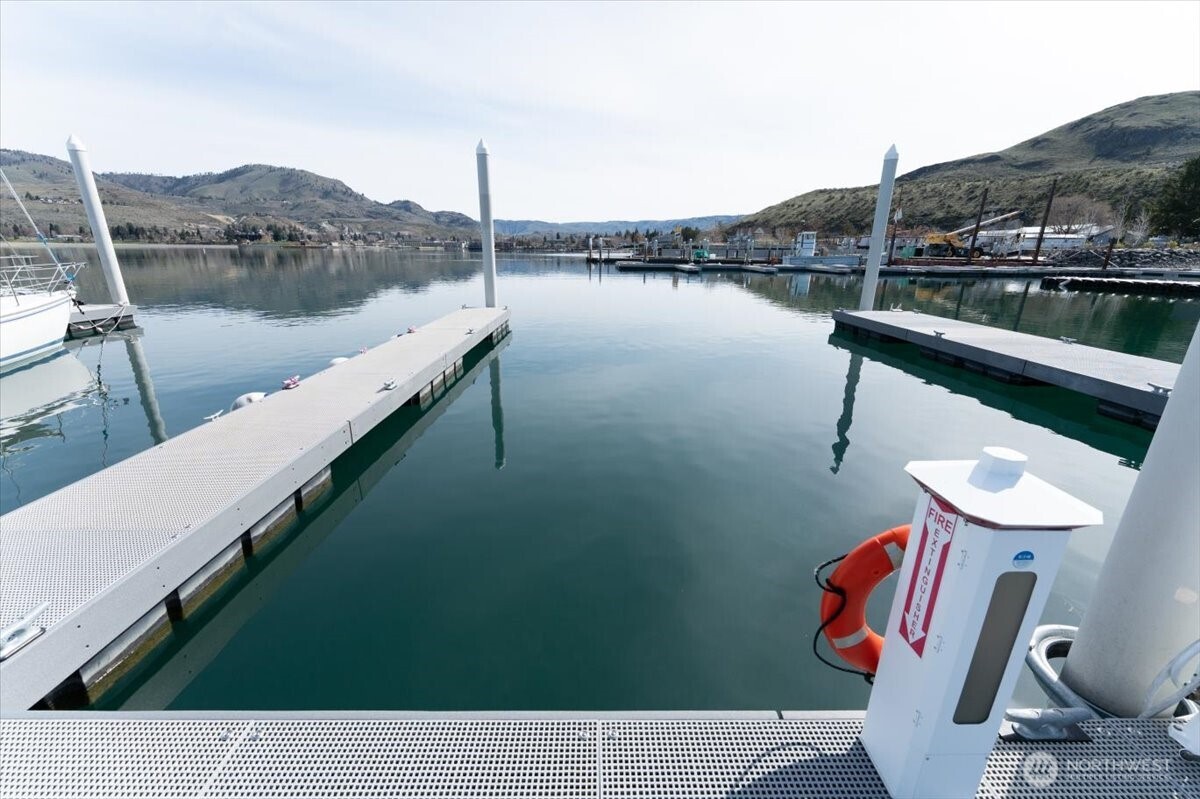 1350 W Woodin Avenue #F4, Chelan, WA 98816