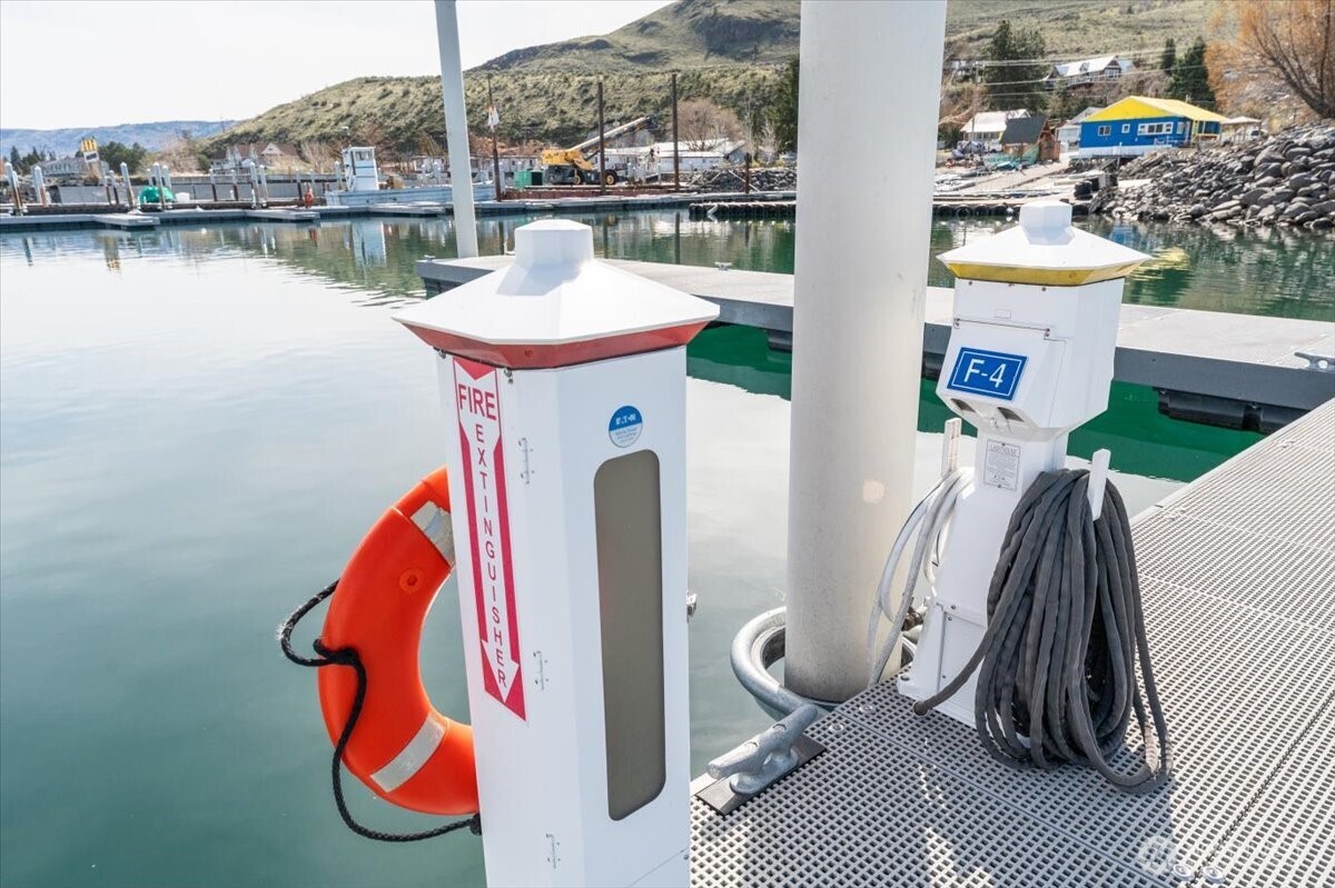 1350 W Woodin Avenue #F4, Chelan, WA 98816