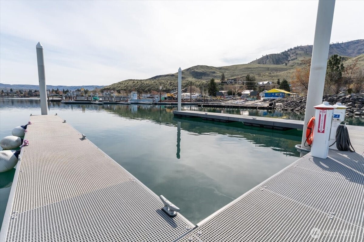 1350 W Woodin Avenue #F4, Chelan, WA 98816