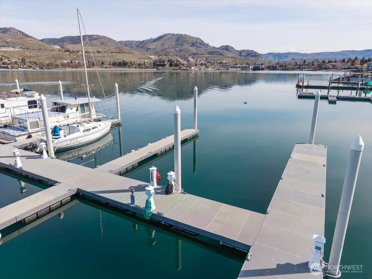 1350 W Woodin Avenue #F4, Chelan, WA 98816