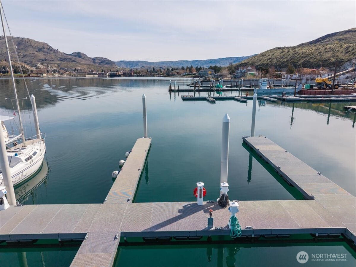 1350 W Woodin Avenue #F4, Chelan, WA 98816