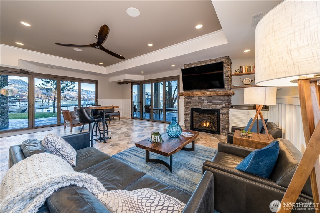 1350 W Woodin Avenue #F4, Chelan, WA 98816