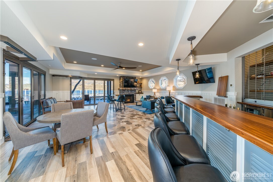 1350 W Woodin Avenue #F4, Chelan, WA 98816