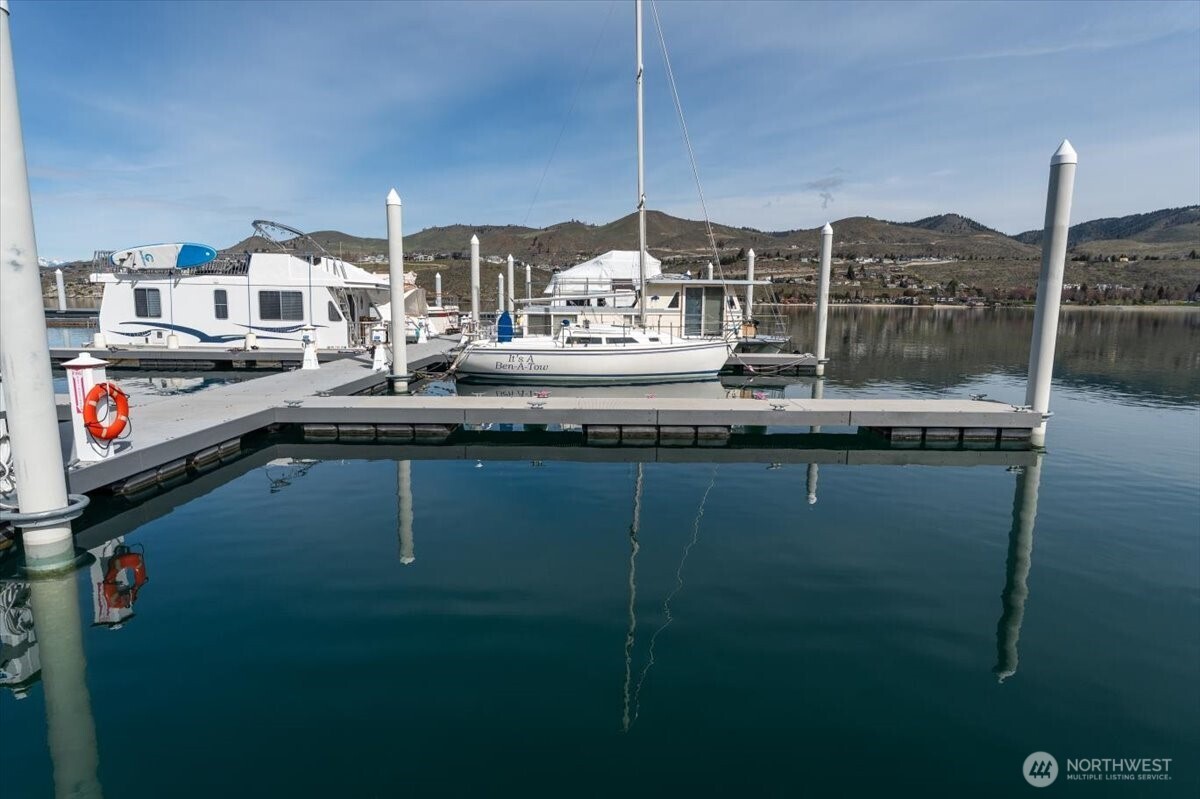 1350 W Woodin Avenue #F4, Chelan, WA 98816