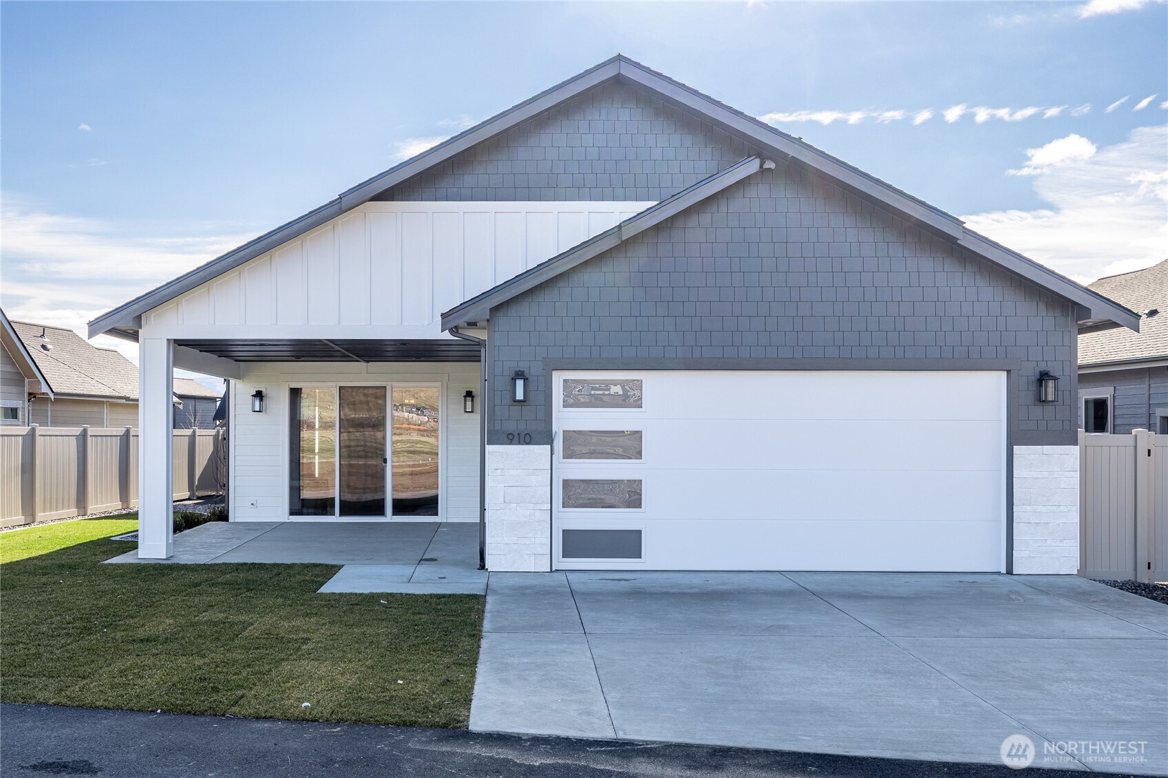 910 Racine Springs Drive , Wenatchee, WA 98801