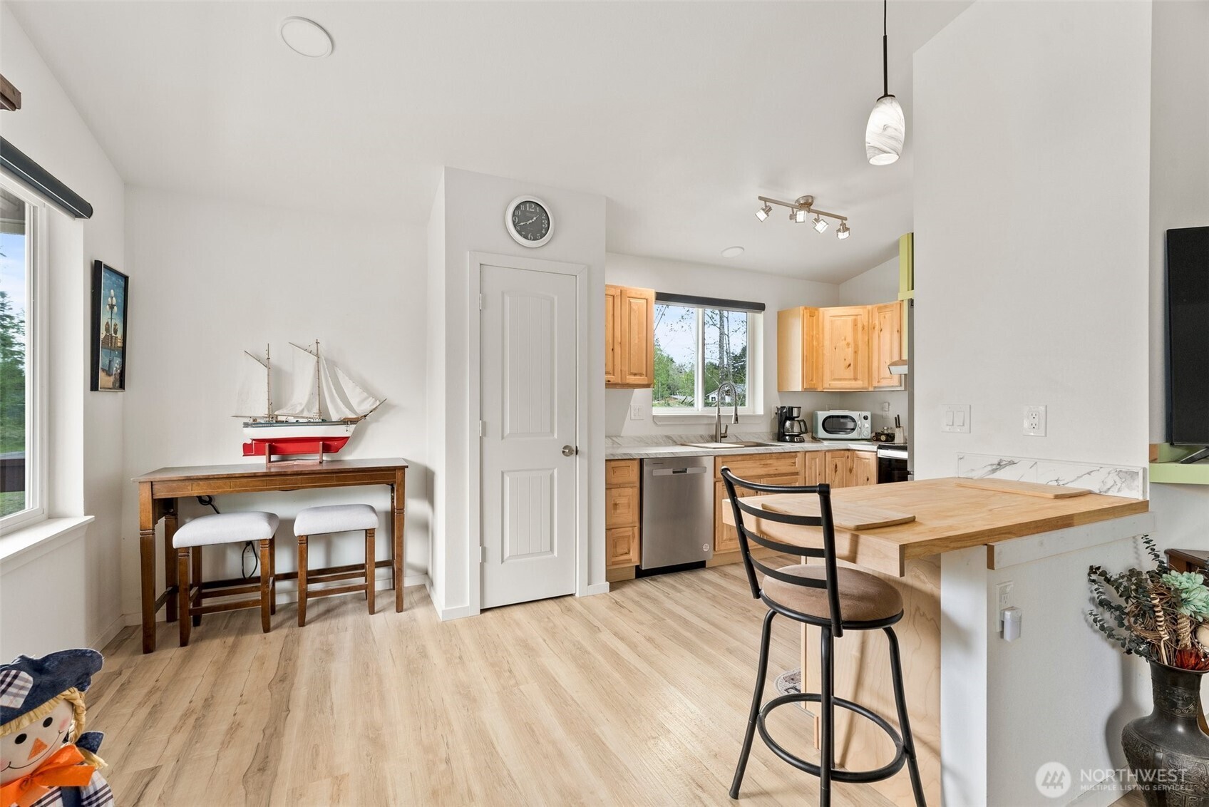 23 Sunrise Lane , South Bend, WA 98586