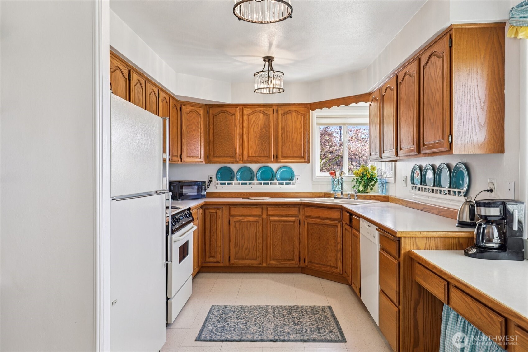 801 Cowlitz Way , Kelso, WA 98626