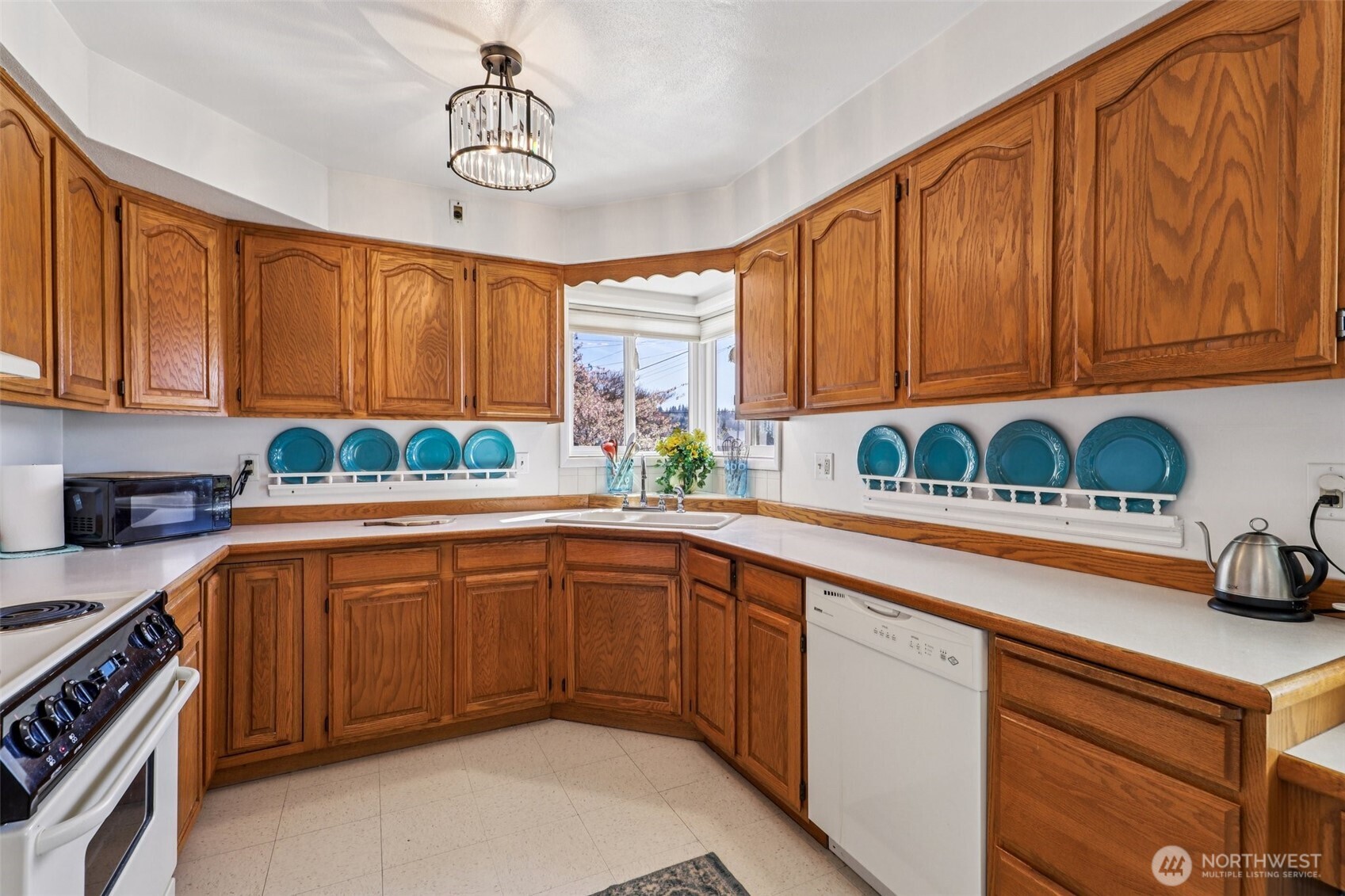 801 Cowlitz Way , Kelso, WA 98626