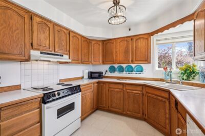 801 Cowlitz Way , Kelso, WA 98626 - Photo 13