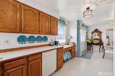 801 Cowlitz Way , Kelso, WA 98626 - Photo 14