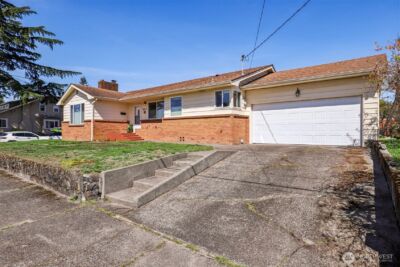 801 Cowlitz Way , Kelso, WA 98626 - Photo 2