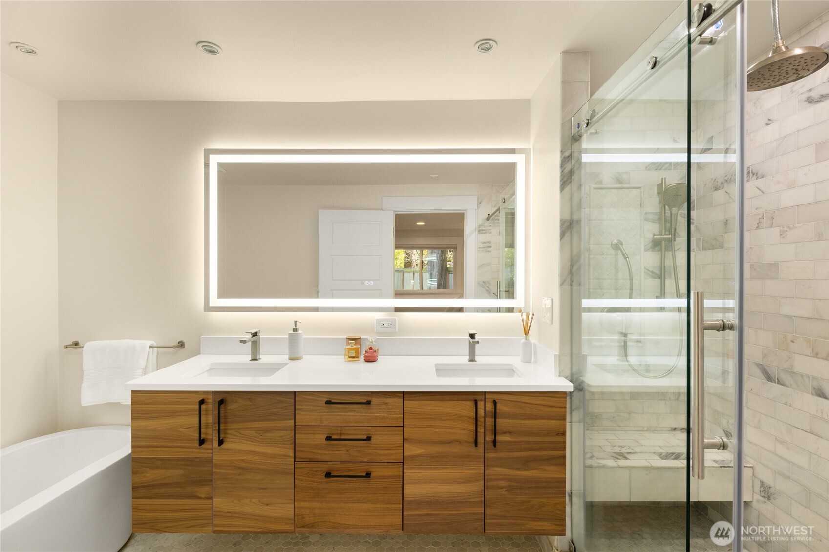 9525 Mercerwood Drive , Mercer Island, WA 98040